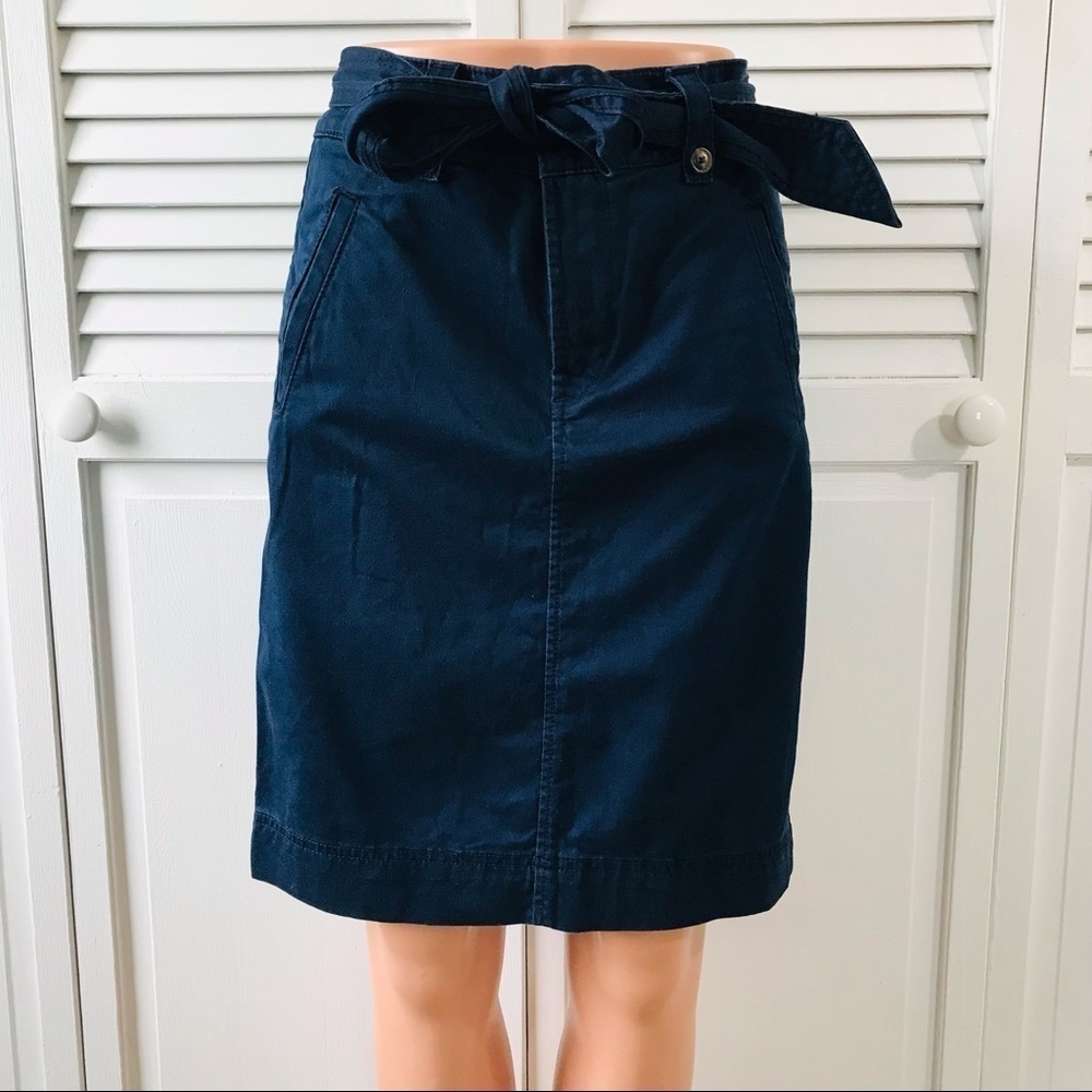 2/$25 TOMMY HILFIGER Navy Blue Skirt Size 0